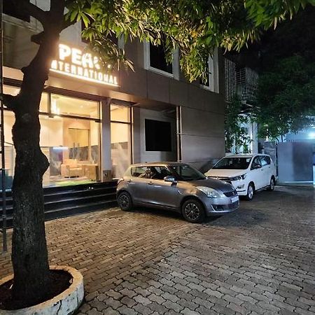 Hotel Peace International à Bombay Extérieur photo