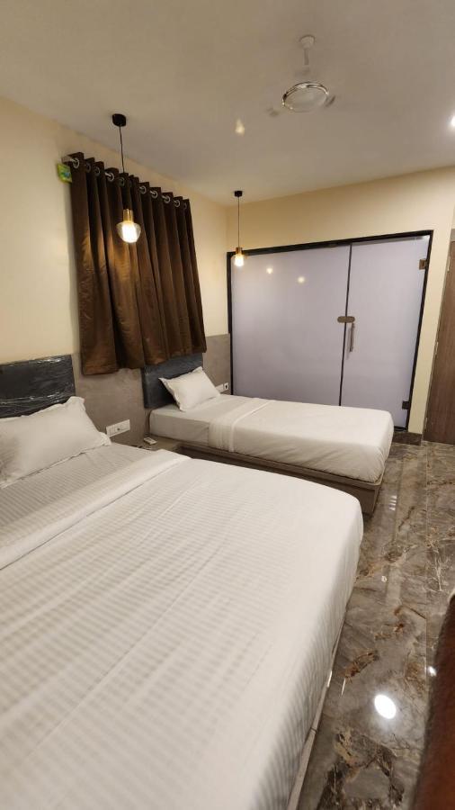 Hotel Peace International à Bombay Extérieur photo