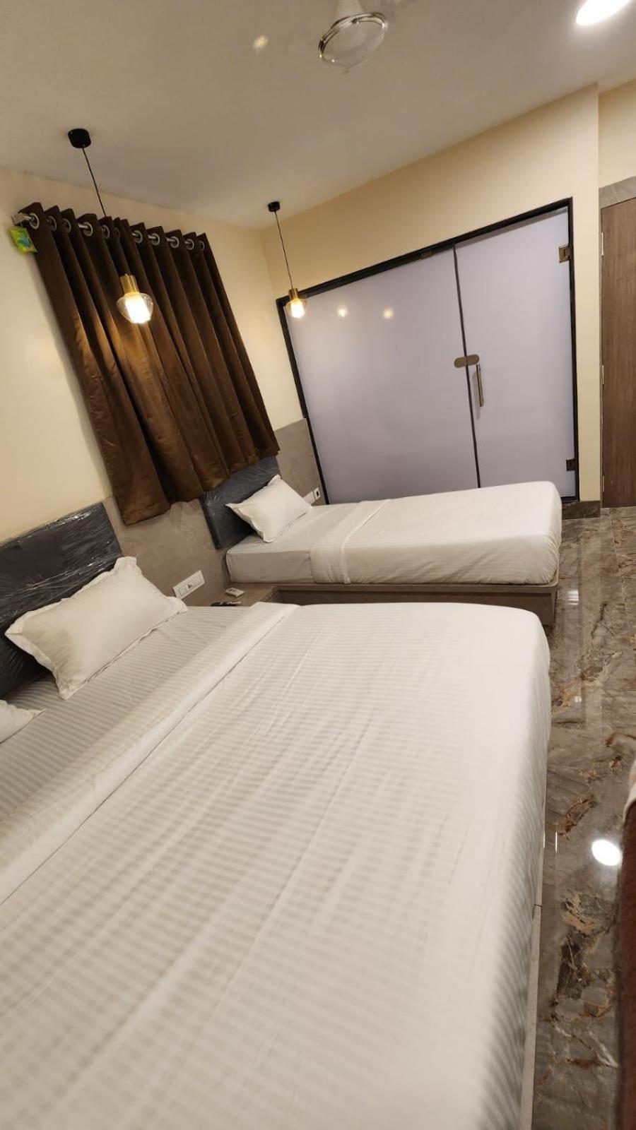 Hotel Peace International à Bombay Extérieur photo