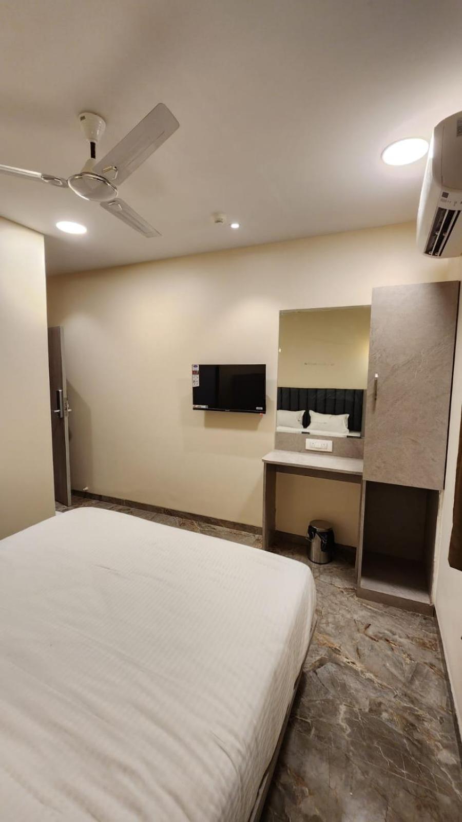 Hotel Peace International à Bombay Extérieur photo